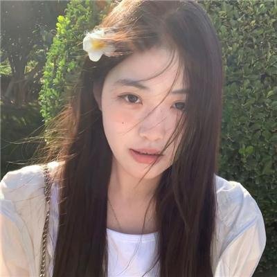 左轮百合海报